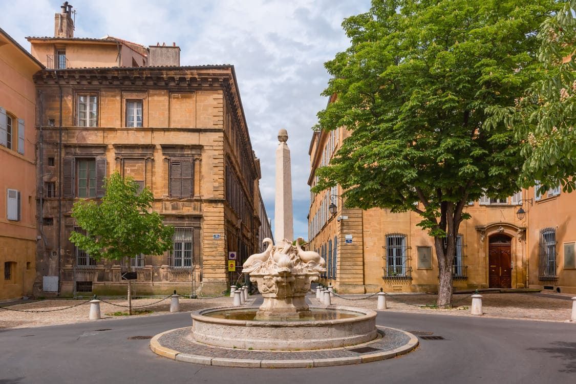 La fontaine des Quatre‑Dauphins