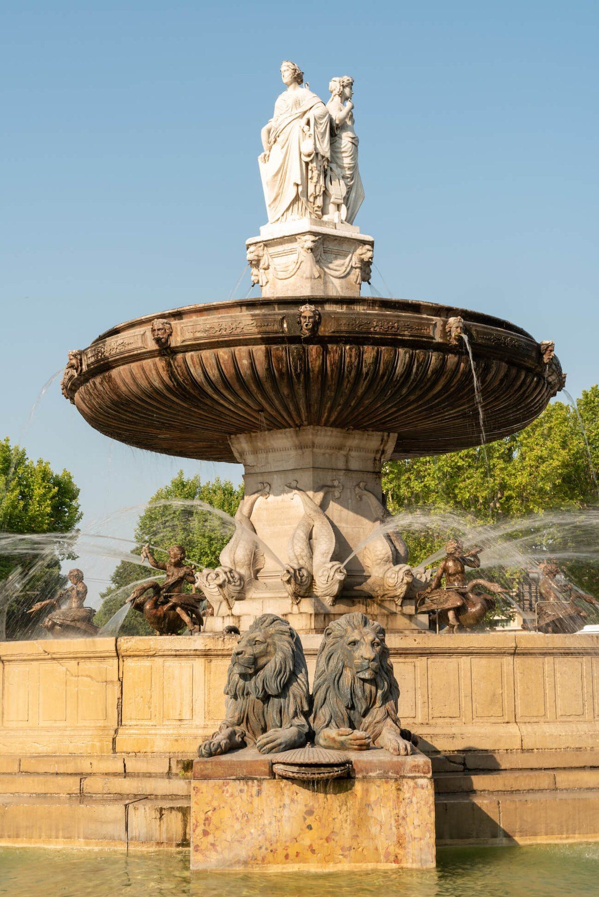 La fontaine de la Rotonde, ses statues et ses lions