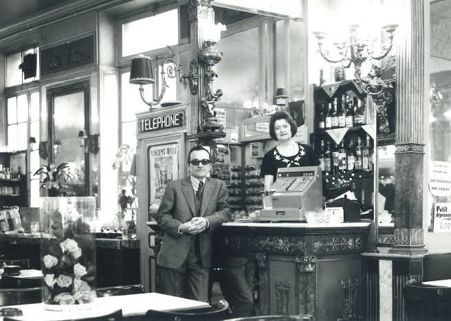 Le comptoir et la caisse des Deux Garçons, photographie ancienne